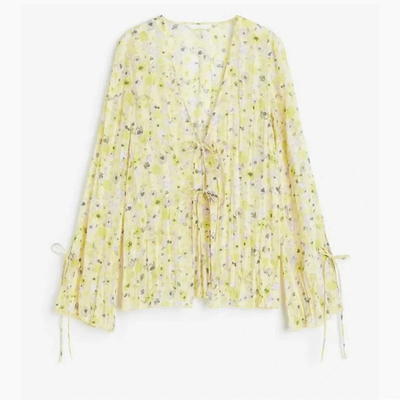 H&M yellow floral sheer blouse with tie front XS Pleated A-Line Deep V-Neckline - Picture 2 of 9